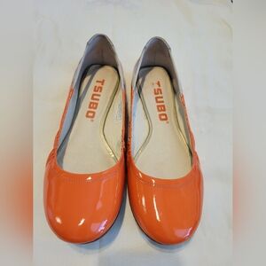 Tsubo Women's Orange Patent Ballet Flats